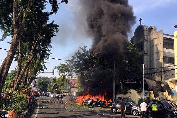 印尼接连发生自杀式爆炸袭击！数千澳洲游客被建议立即回国（图） - 7