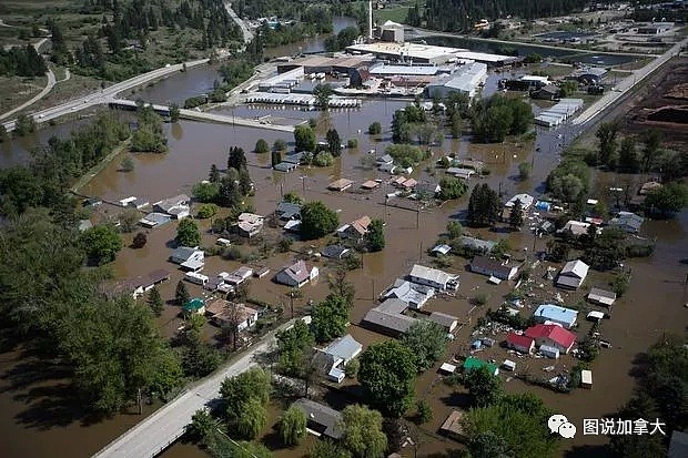 特大洪灾逼近大温！万人紧急撤离，无数房屋被淹，隔着屏幕都崩溃（组图） - 5