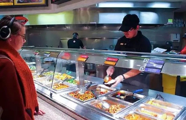 这家美式网红中餐馆“杀”回中国开店 开局尴尬了...另一家美式中餐发誓不去中国开店！（组图） - 15