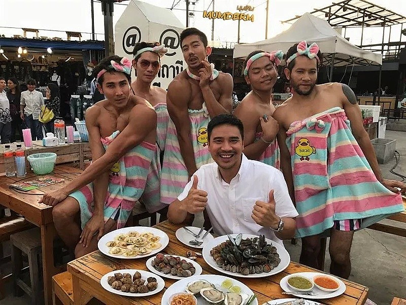 裸体男管家？这家泰国餐厅招了一批猛男侍应后，现场实在有点辣眼睛…（组图/视频） - 10