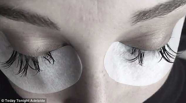 Young women want to issue a warning after their eyelash extensions ended in disaster