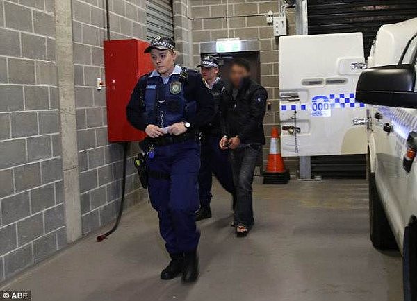悉尼亚裔男取快递遭警方逮捕！原来这个神秘包裹不简单，和$800万毒品走私案有关！（组图） - 4