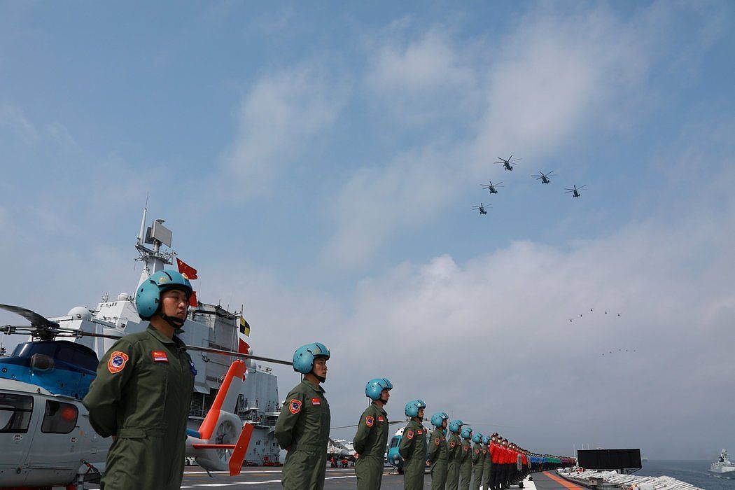 中国正在迅速建起一支世界级的海军；在非洲和北欧近海进行军事演习；并在研发一些世界上最先进的隐形战斗机和弹道导弹。