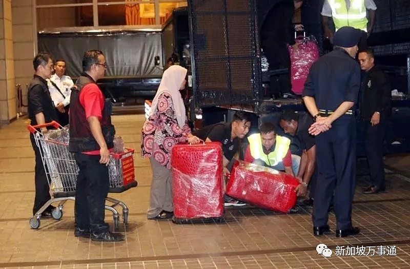 马来西亚前首相遭抄家：356箱奢侈品+黄金，10亿现金、6卡车赃物！（组图） - 25
