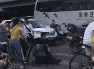 最新：北京街头嚣张打人案又抓一人，黑衣男还感谢网民…（视频/组图） - 2