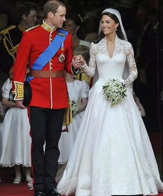 梅根婚纱价值86万，历届英国皇室新娘的婚纱“battle”到底谁赢了？（组图） - 51