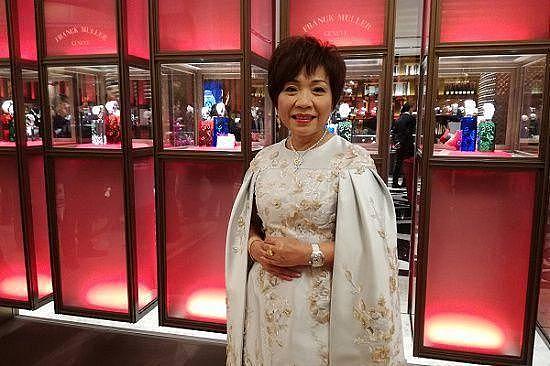 香港女首富进阶史：身家942亿，被称赌场公主，为赚钱苦学普通话