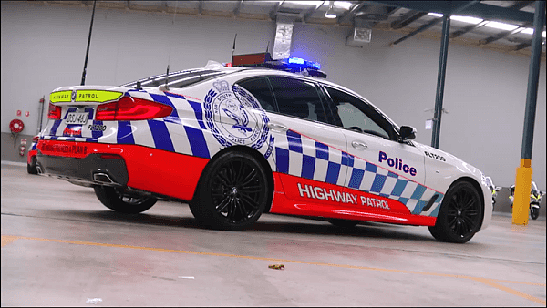 %2Feditorial%2F118239%2Fnsw-police-has-adopted-bmw-and-chrysler-highway-patrol-cars-579.png,0