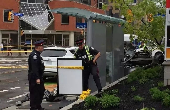 多伦多市中心又出大事！男女持抢当街打劫，帅过一秒后竟然...（组图/视频） - 9