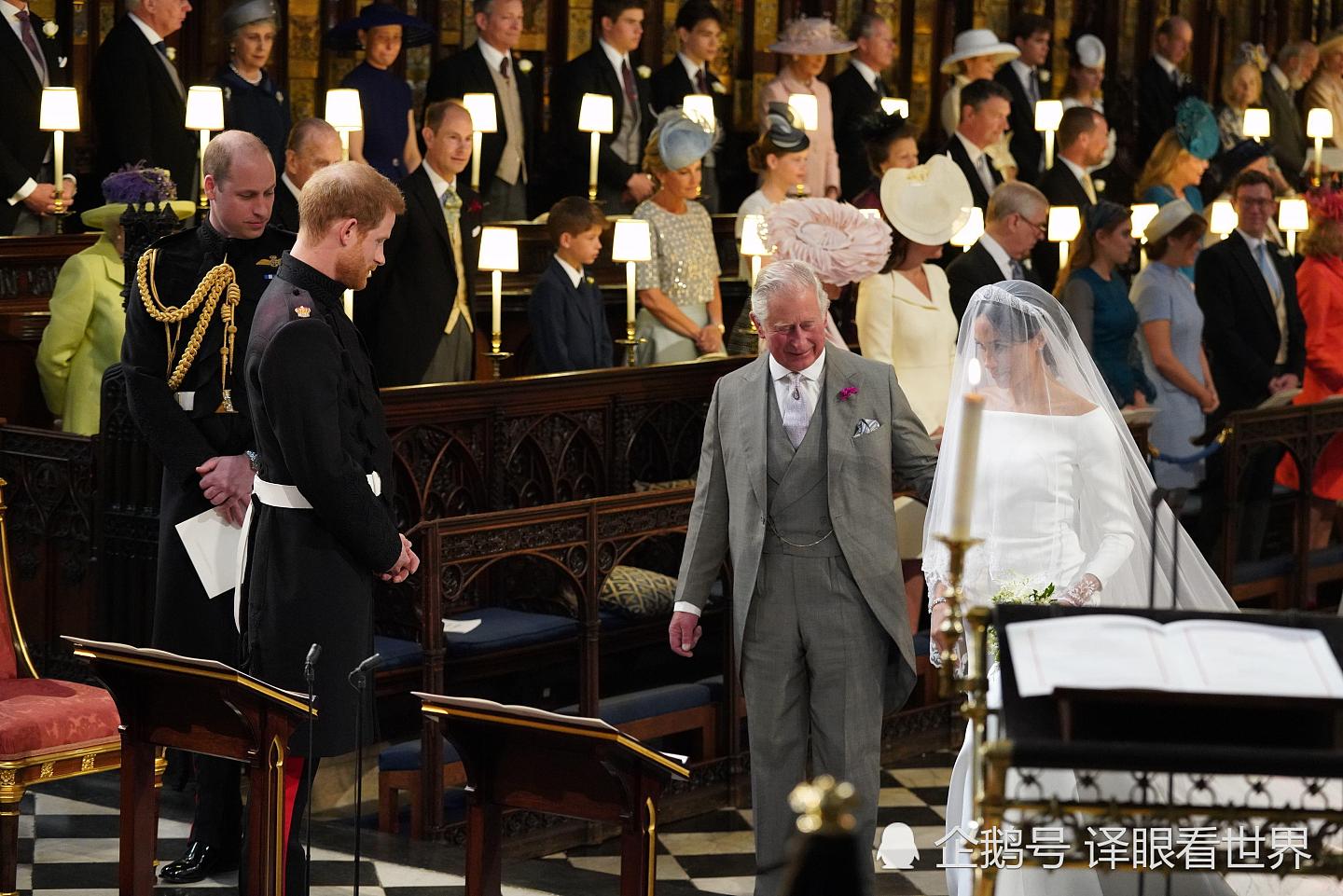 王室成员在婚礼上的悄悄话全部被破解，威廉吐槽裤子太紧，女王爆金句（组图） - 3