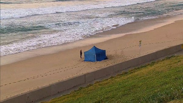 神秘女子尸体被冲上悉尼海滩！路人散步时发现被吓一跳...（组图） - 2