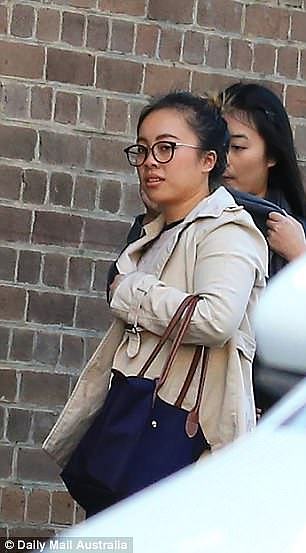 惊！悉尼19岁亚裔女为贩毒拼了！200颗摇头丸竟藏避孕套内！庭外围巾遮脸（组图） - 3