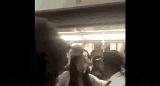 上海女子地铁惹千人众怒！你“弱者婊”的样子真的很丑！（视频/组图） - 8