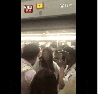 上海女子地铁惹千人众怒！你“弱者婊”的样子真的很丑！（视频/组图） - 12