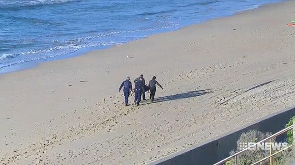 亚裔女子疑似在悉尼跳海自杀 尸体被冲上海滩 警方呼吁民众提供线索（组图） - 1