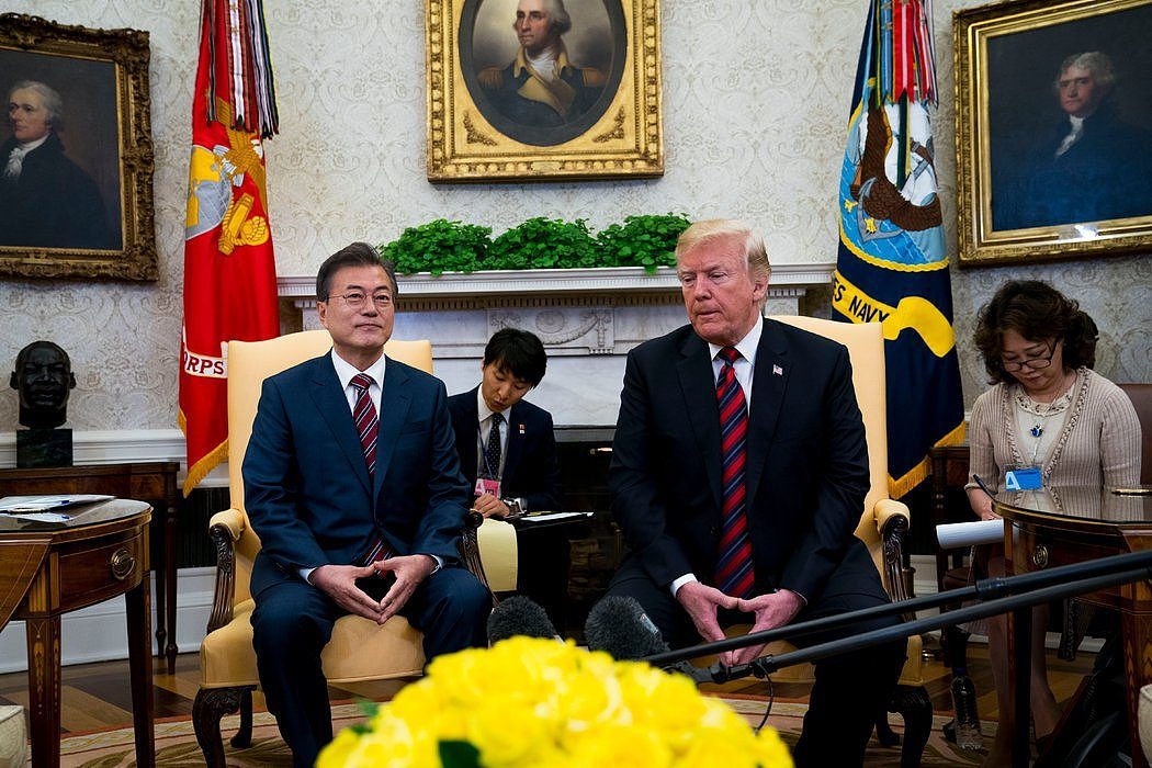 韩国总统文在寅和特朗普总统周二在白宫会晤。特朗普认为，习近平怂恿金正恩采取更强硬的立场，可能是为了增加中国在与美国进行贸易谈判时的筹码。