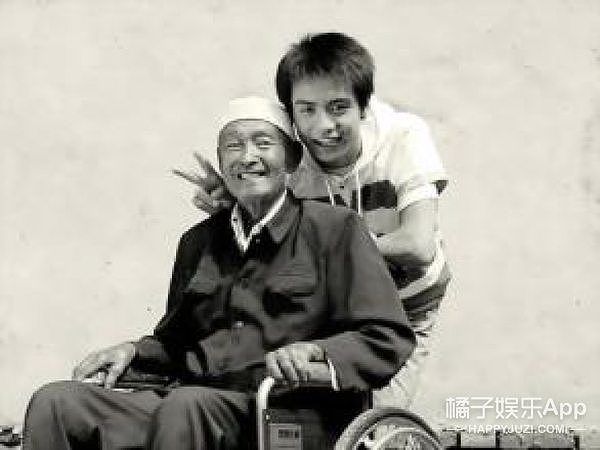 小小年纪失去所有亲人,他是娱乐圈身世最惨的人吧 - 14