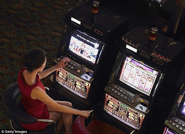 4CB0BC4600000578-5780991-_File_photo_The_hotel_removed_all_pokies_machines_after_the_youn-a-28_1527555276589.jpg,0