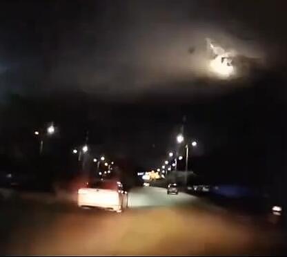 云南西双版纳疑似陨石坠落，漆黑夜空瞬间被照亮（视频/组图） - 6