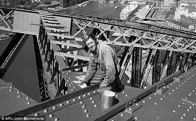 未解之谜！悉尼海港大桥水泥墩里竟封着16个男人！他们究竟是谁，真相太惊人！（组图） - 24