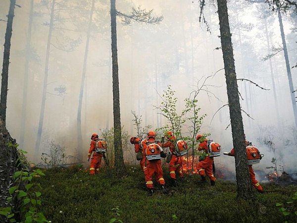 大兴安岭火灾持续燃烧近千公顷，4000救援人员奔赴现场（组图） - 4