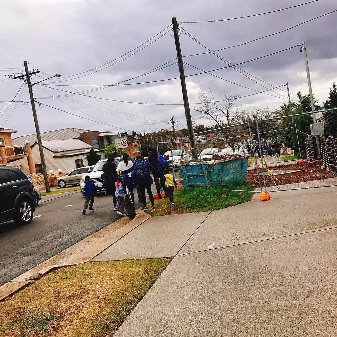 民宅违建封路，悉尼Hurstville小学外存安全隐患！州议员市长已介入（组图） - 2