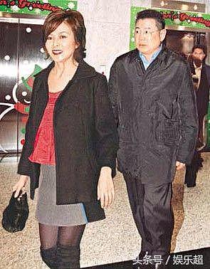 56岁关之琳与60岁陈美琪对比，曾经的夺夫情敌，如今的差距真大！