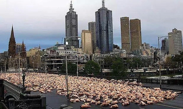 用不了多久！将有几万人，脱光衣服，一丝不挂趴在澳洲各大著名景点！（组图） - 14