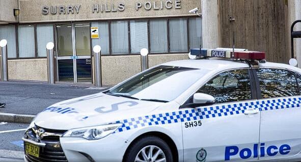 惊！警方突袭悉尼CBD附近民宅！27岁男子遭逮捕，只因他写了这样一封信...(图） - 1
