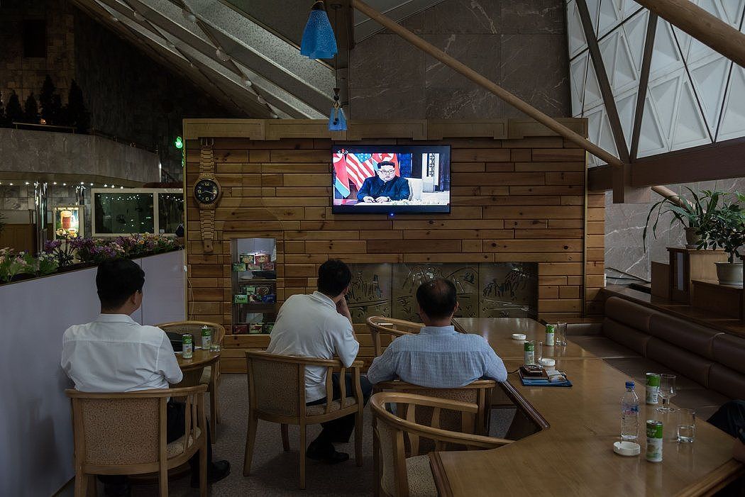 朝鲜官方媒体周三报道称，美国将逐步放松制裁。