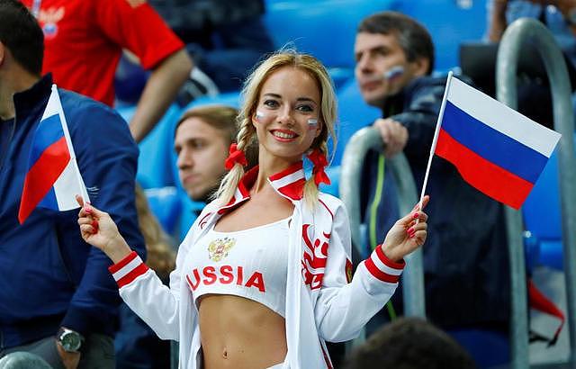 俄罗斯女孩只要获球星播种 就能领300万奖金（图） - 1