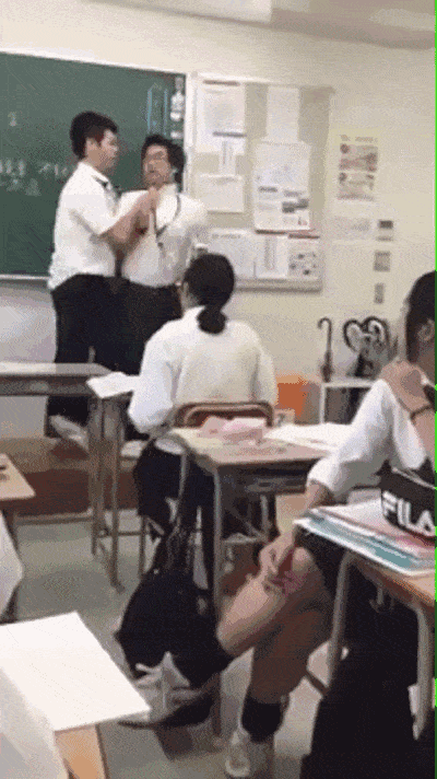 太吓人了！高中老师被学生暴打 却不敢反抗 视频扩散（组图/视频） - 3
