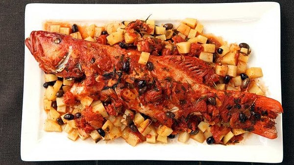 Baked-whole-coral-trout-with-potato-and-tomato.jpg,0