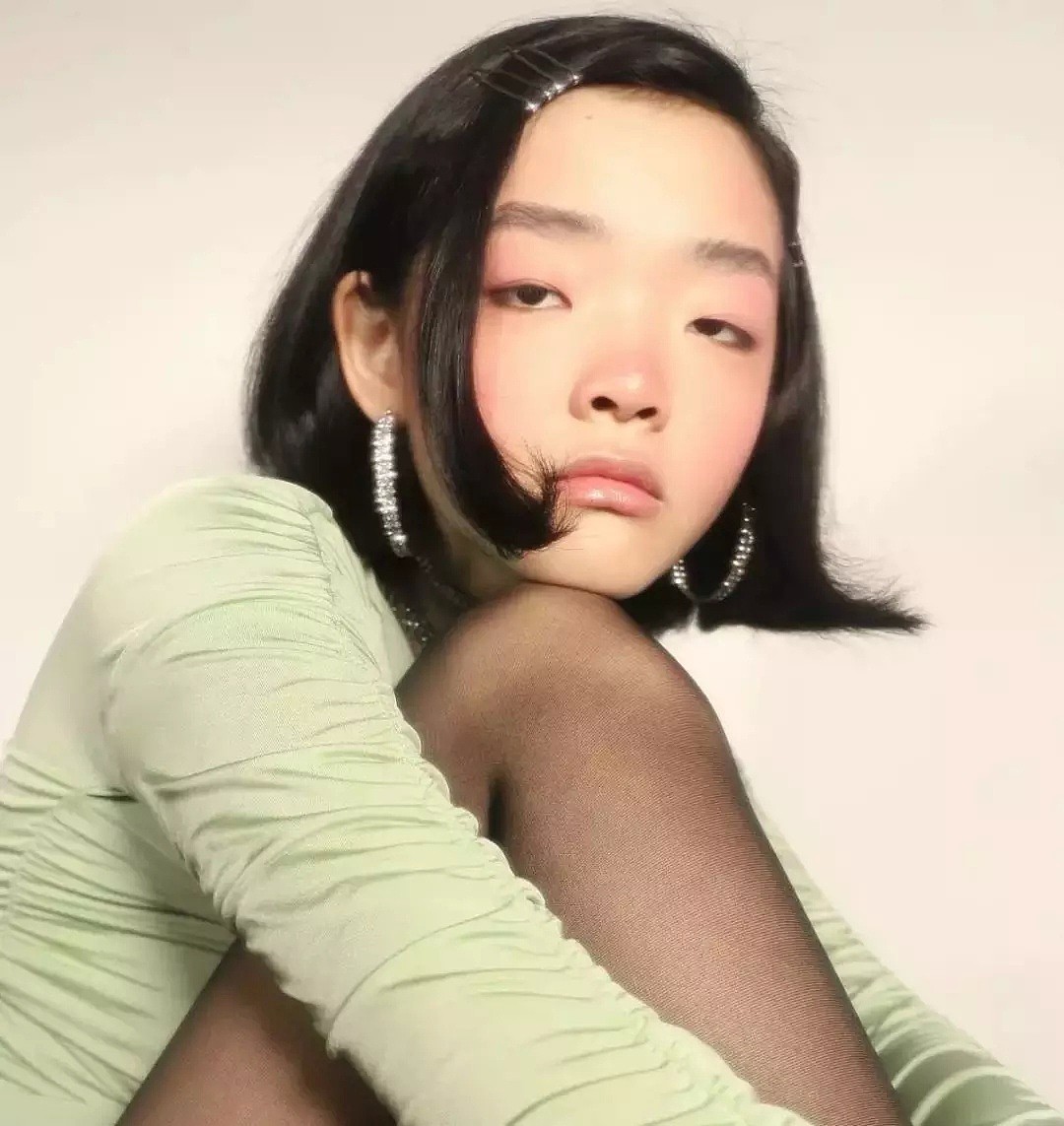 非主流少少女变亚洲超模，18岁就被大牌包养，却被网友说太丑（组图） - 5