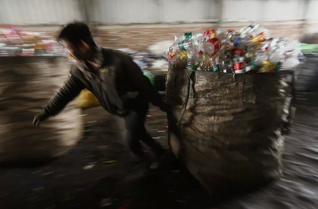 中国拒绝做“世界垃圾场”之后，“世界要窒息在废塑料里了！”（组图） - 4