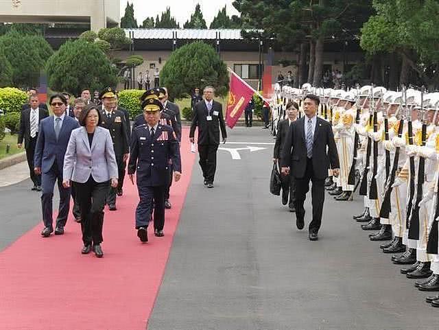 蔡英文路过 小学生被迫停课 家长怒：好大的官威！（图） - 1