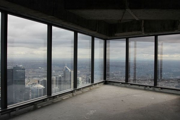 富人逻辑！澳洲第二高建筑中的85层公寓，坐拥无敌美景却空置12年！原因听了让人沉默…（组图） - 6