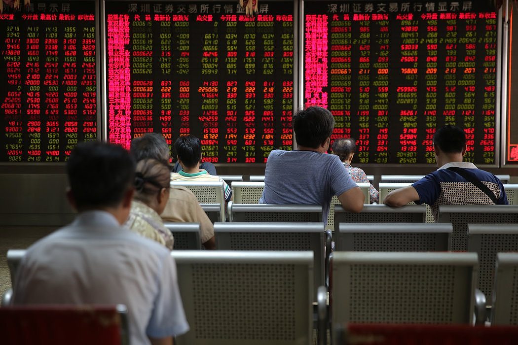 在北京证券交易所的屏幕上，红色意味着股票上涨，绿色代表股票下跌。 最近，对于许多投资者来说，绿色太多了。