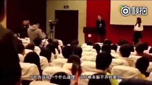 冯小刚骂不过崔永元就骂地勤，这是演艺圈中年杠精的崩溃和妥协（组图） - 17