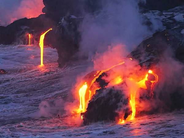 男子掉入滚烫火山岩浆！随后发生的事不可思议（组图） - 1