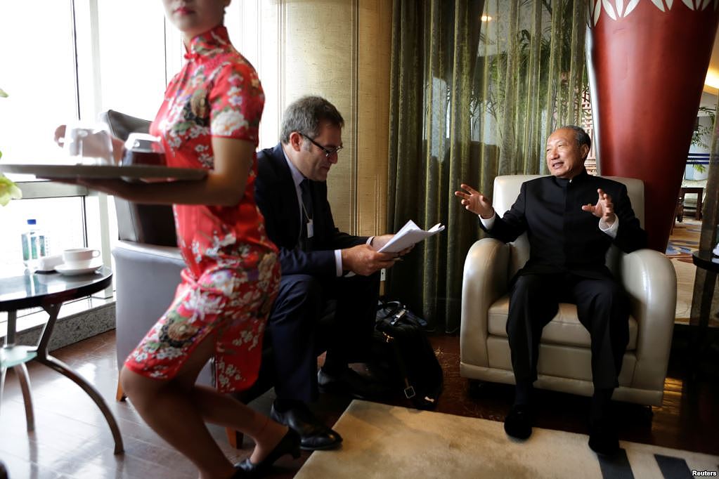 中国海航集团董事长陈锋2015年9月9日在中国港口城市大连举行的世界经济论坛（WEF）会议期间接受采访。