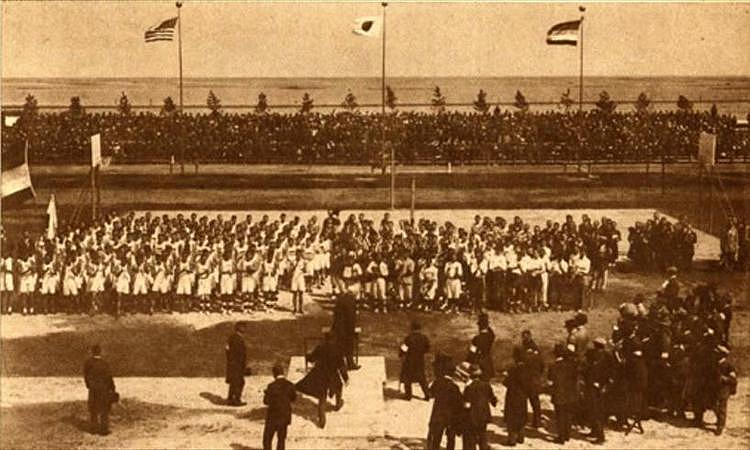 (图为1927年日本代表团赴上海参加第8届远东运动会)