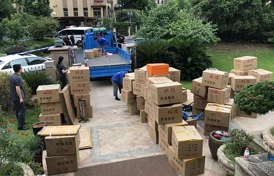 浙江诸暨770㎡豪宅被强制腾房：现场200个箱子，装满爱马仕、LV