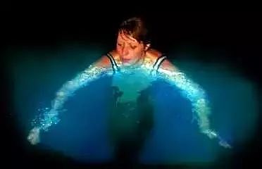 美到窒息！澳各地惊现蓝色荧光海，一到夜晚，就有神奇的事情发生！（视频/组图） - 21
