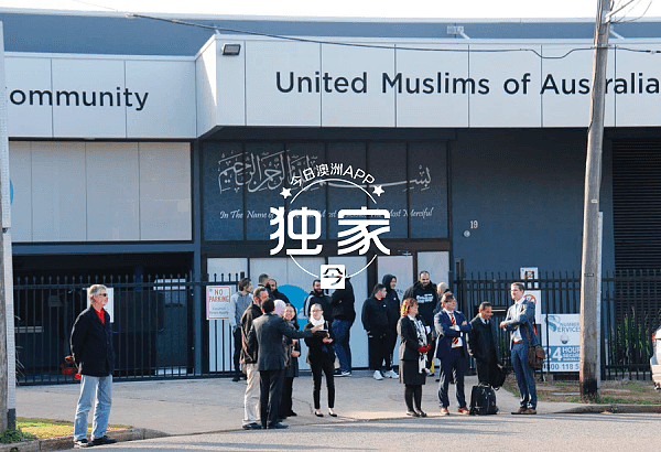 悉尼超大清真寺提案现场听证！数百中西居民举牌抵制，忧5000穆斯林涌入朝拜（视频 / 组图） - 4