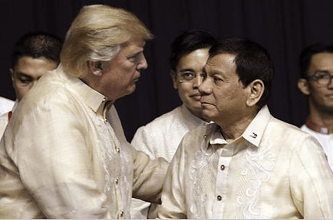 资料图：美国总统特朗普（左）与菲律宾总统杜特尔特