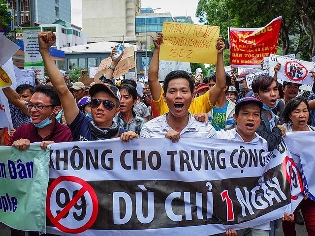 布里斯班市中心越南社区爆反华示威！抵制中国“入侵”，反对中企投资（视频/组图） - 12