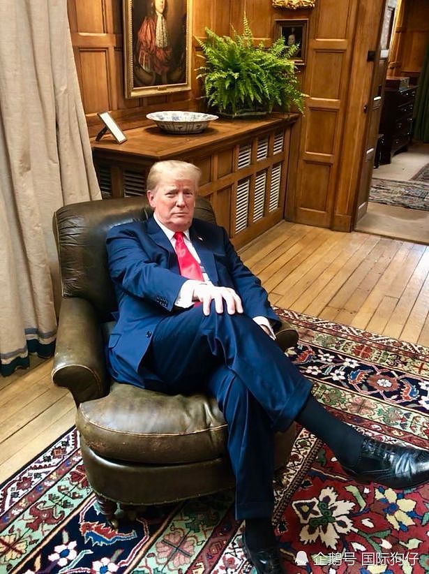 特朗普坐在这张椅子上拍照 引发英国强烈谴责（组图） - 2