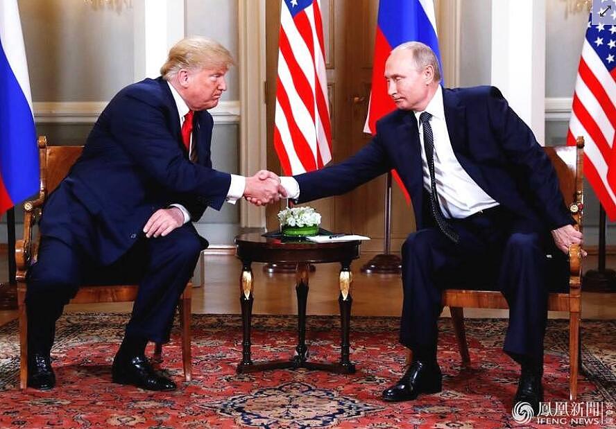 特朗普与普京正式举行会晤 普京迟到1小时 握手3秒无笑容（视频/组图） - 1