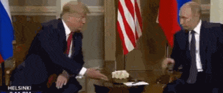 特朗普与普京正式举行会晤 普京迟到1小时 握手3秒无笑容（视频/组图） - 4